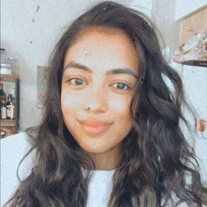 Meet your Posher, Aisha